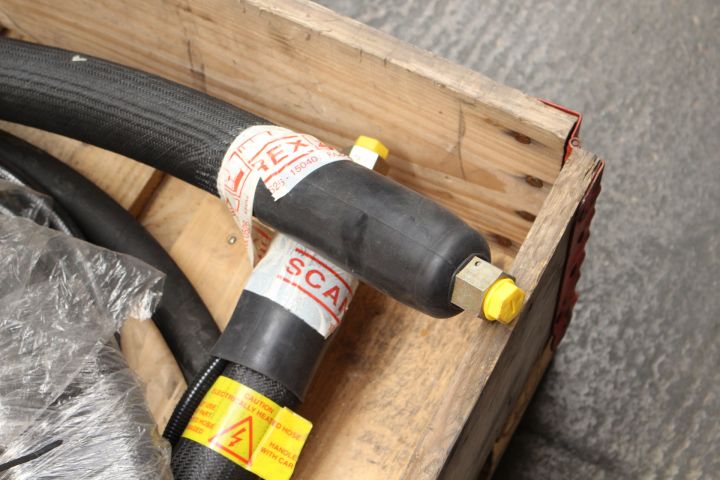 473871-13 Hose kit & robot cable, 3 pallet