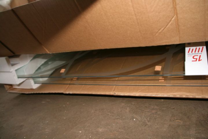 474772-7 1 piece. Shower Corner, INR Linc Niagara.