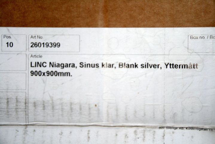 474772-3 1 piece. Shower Corner, INR Linc Niagara.