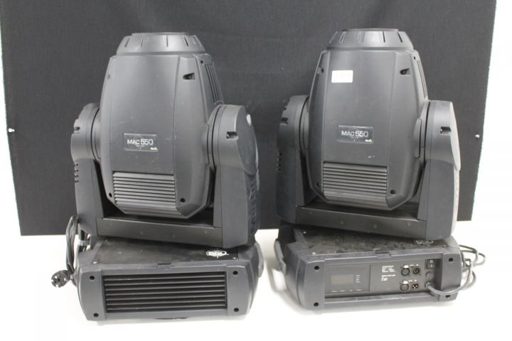 454179-1 2 pcs Martin Mac 550 lamps