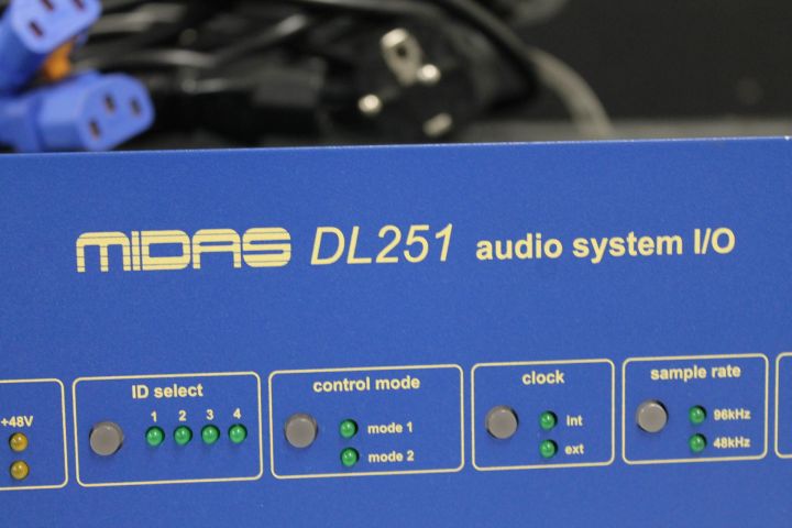 454184-3 Midas DL251 Stagebox