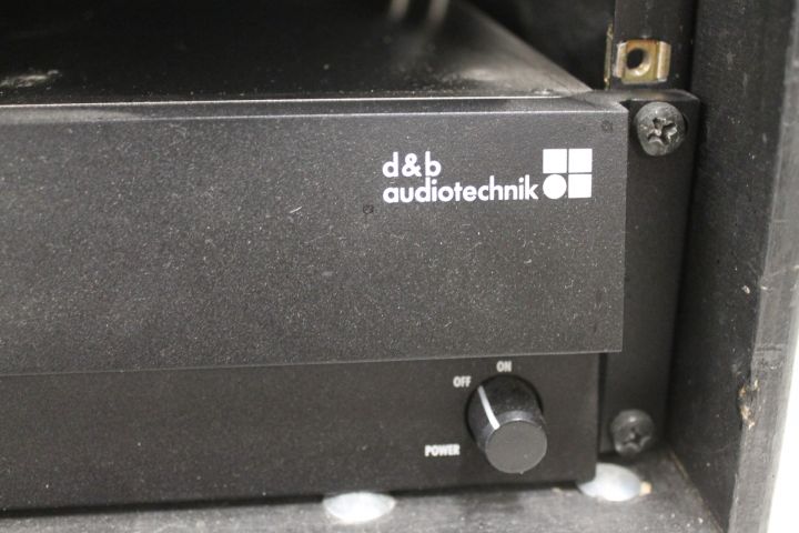 454186-2 D & B D20 Amplifier with case