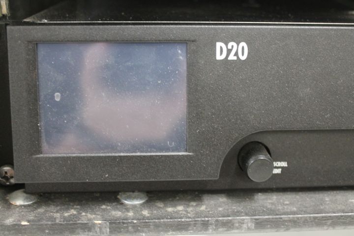 454186-3 D & B D20 Amplifier with case