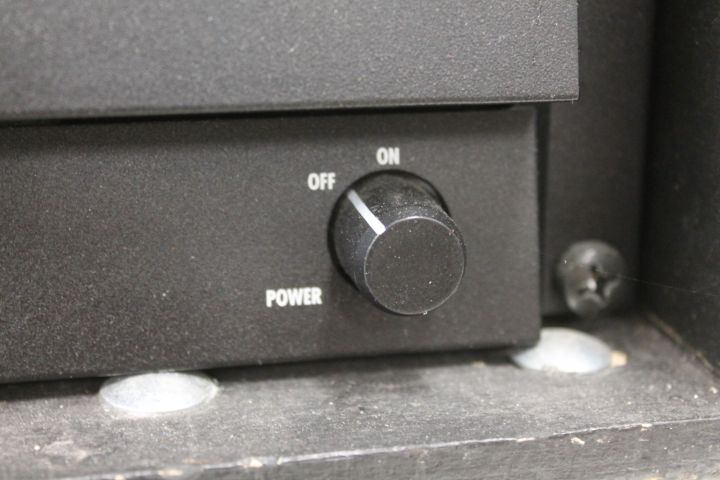 454186-5 D & B D20 Amplifier with case