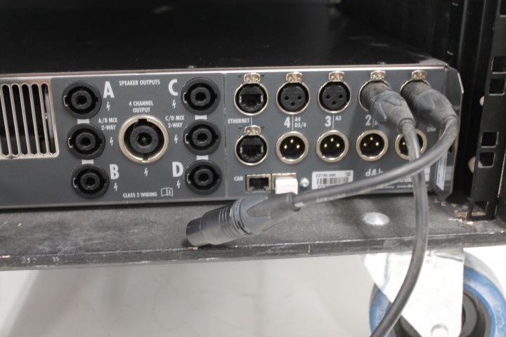 454186-6 D & B D20 Amplifier with case