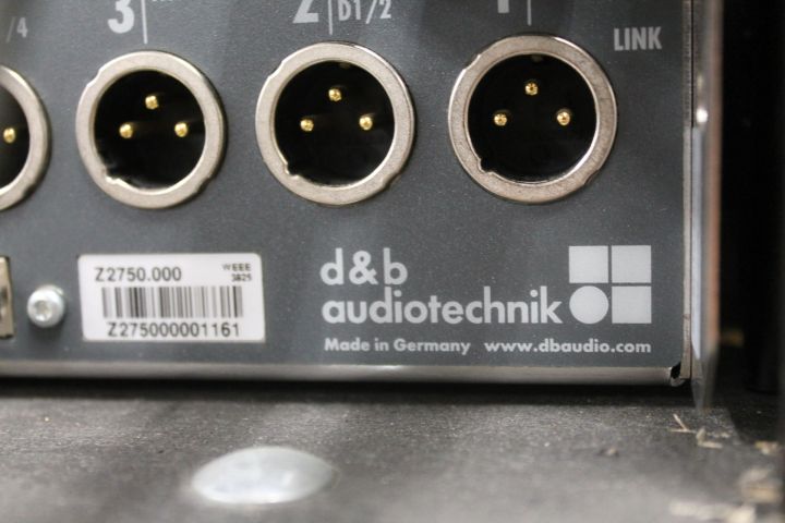 454186-7 D & B D20 Amplifier with case