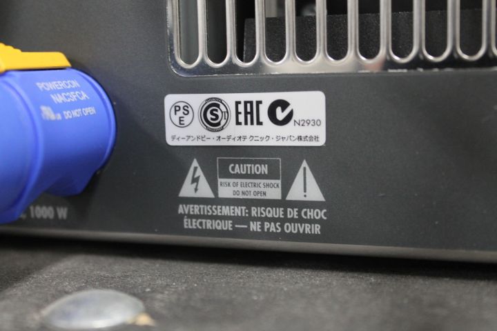 454186-8 D & B D20 Amplifier with case