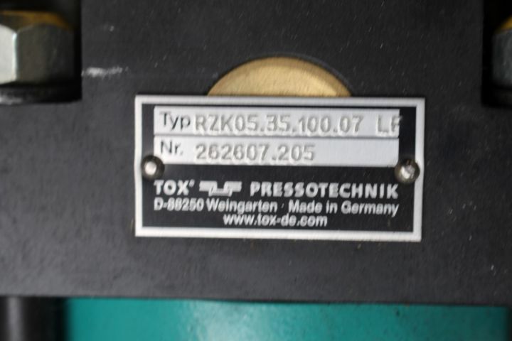 473679-8 Press tool TOX, 3 pcs