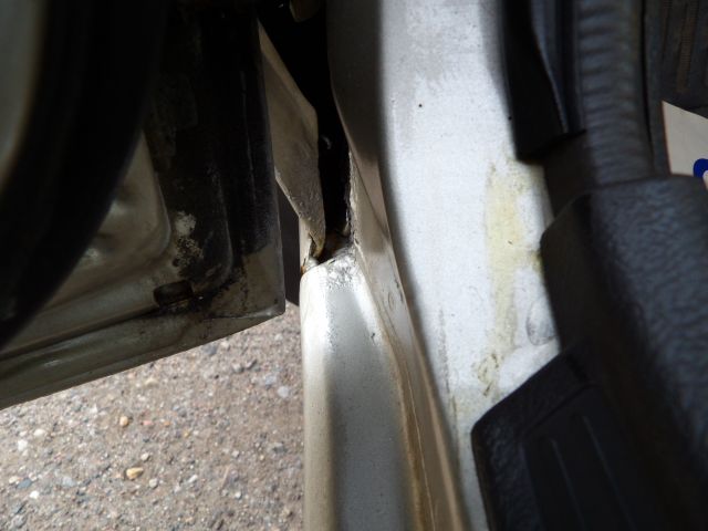 410318-19 Mazda 626, 2.2i from 1989