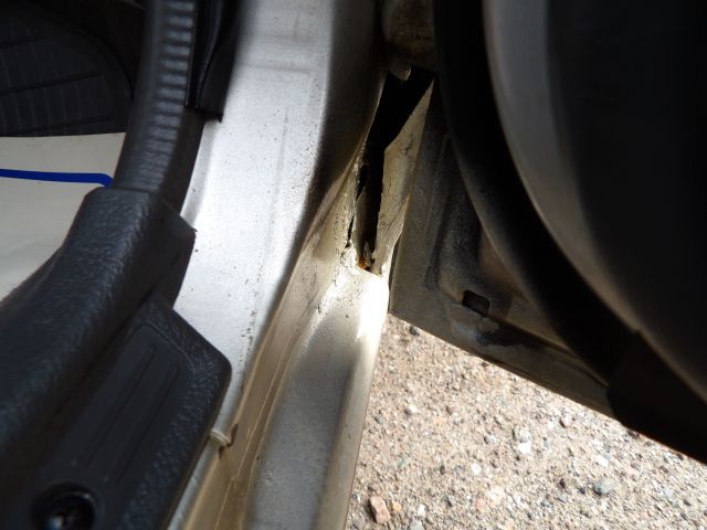 410318-25 Mazda 626, 2.2i from 1989