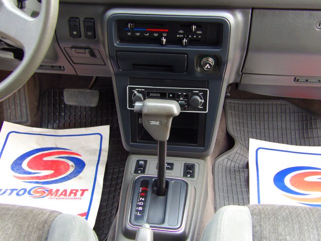 410318-27 Mazda 626, 2.2i from 1989