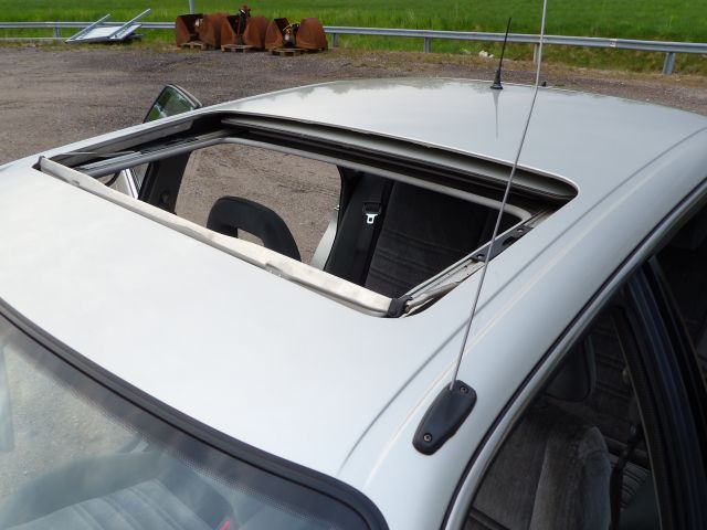 410318-36 Mazda 626, 2.2i from 1989