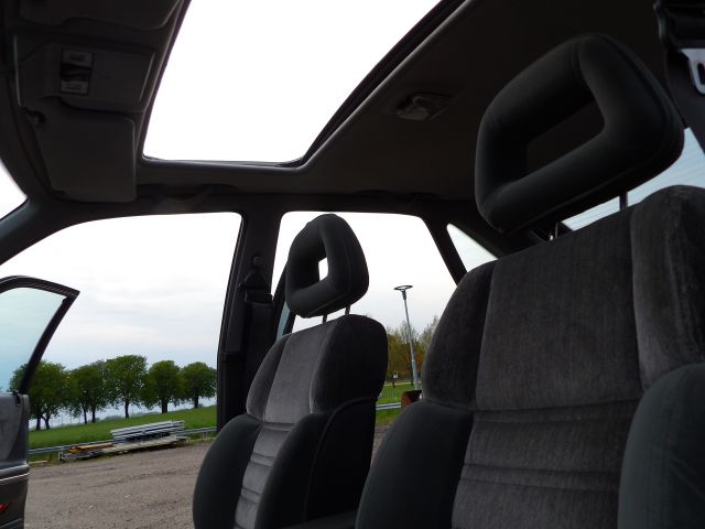 410318-38 Mazda 626, 2.2i from 1989