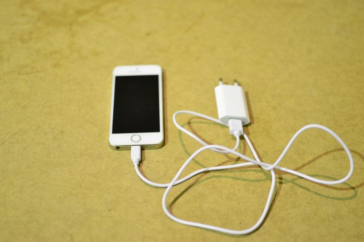 475060-1 Apple iPhone 5S – not working
