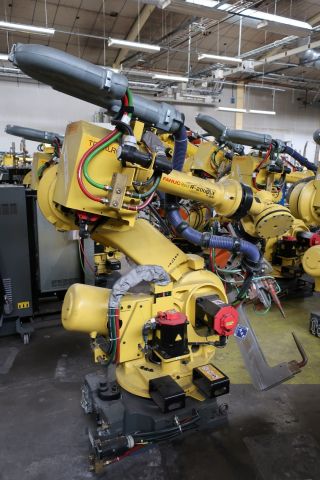 475173-1 Robot Fanuc R-2000iB / 210F.