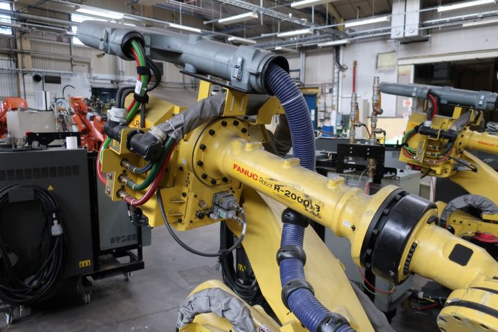 475173-4 Robot Fanuc R-2000iB / 210F.