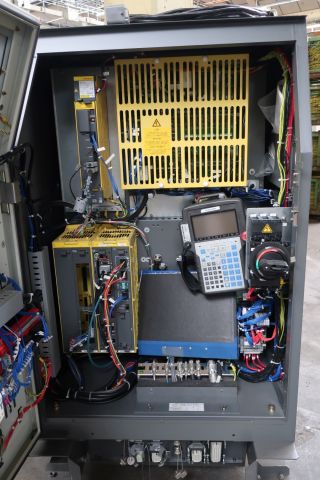 475173-10 Robot Fanuc R-2000iB / 210F.