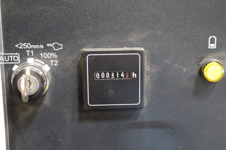 475208-17 Fanuc R2000-iB / 210F Industrial Robot (514 hours)