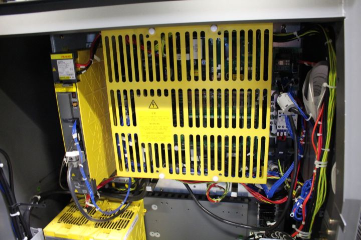 475208-19 Fanuc R2000-iB / 210F Industrial Robot (514 hours)