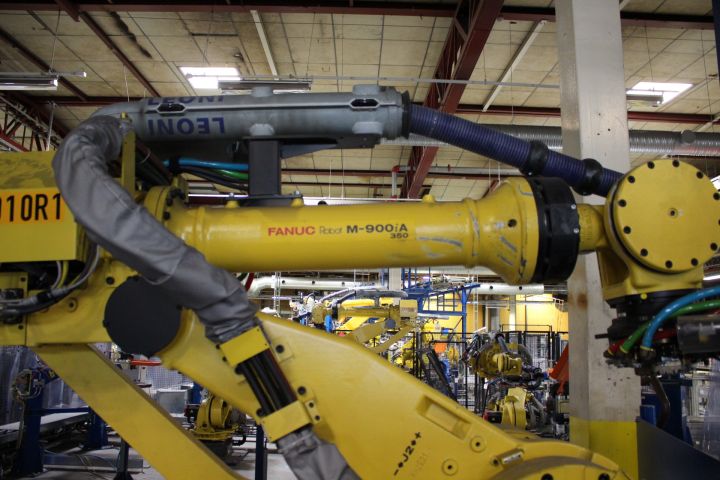 475210-8 Fanuc M900-iA / 350 Industrial Robot (655 hours)