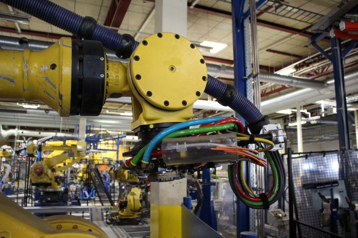 475210-9 Fanuc M900-iA / 350 Industrial Robot (655 hours)