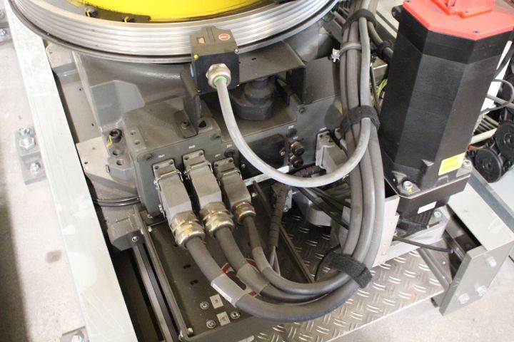 475210-11 Fanuc M900-iA / 350 Industrial Robot (655 hours)