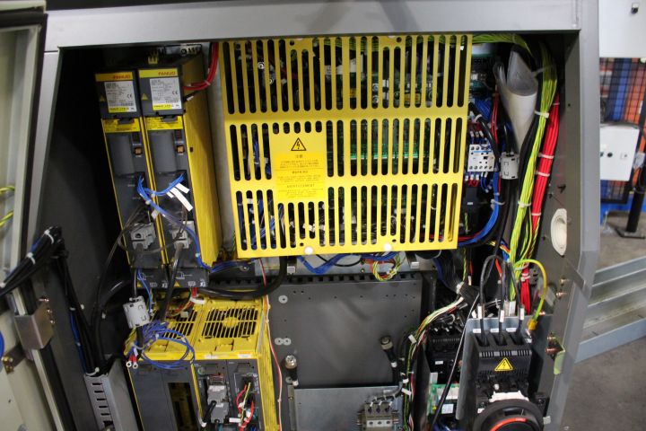 475210-18 Fanuc M900-iA / 350 Industrial Robot (655 hours)