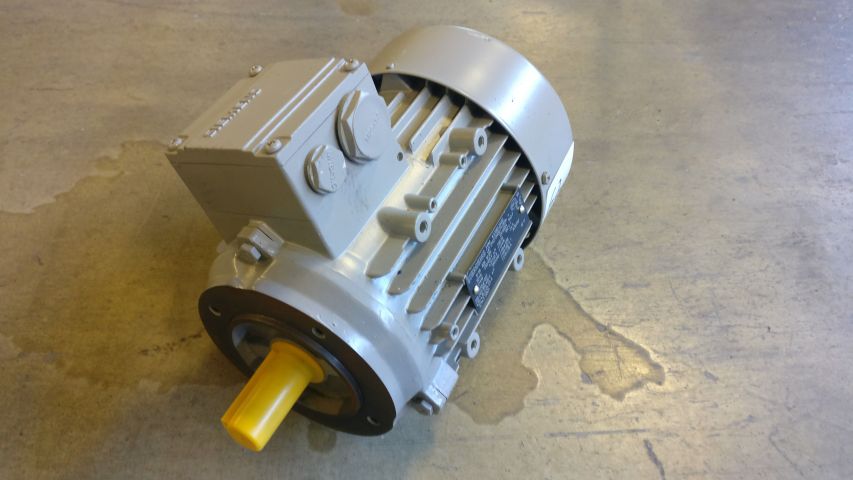 475120-3 Siemens 1LA7083-2AA12 electric motor 1,1kW