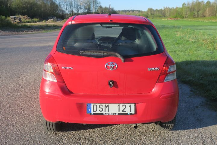 470405-8 Toyota Yaris -11