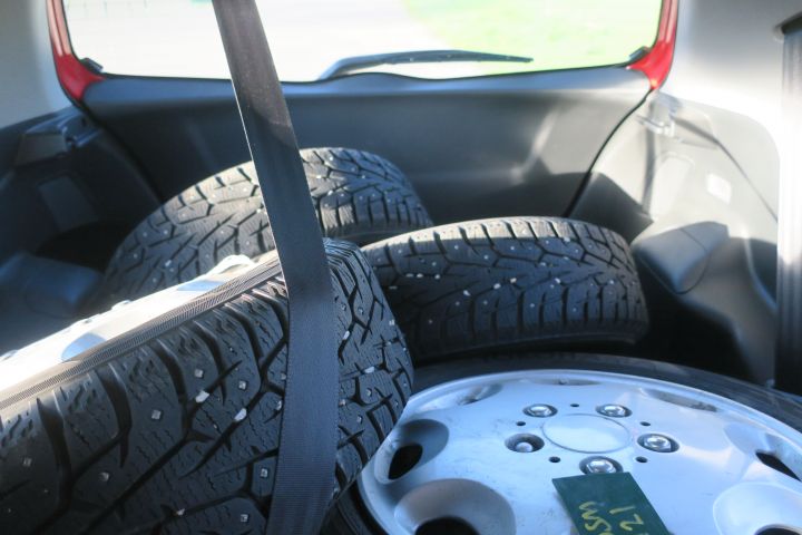 470405-26 Toyota Yaris -11