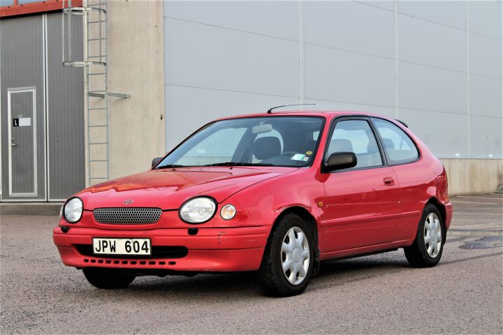 433657-1 Toyota Corolla 3-door Semi-trailer 1.3 Manual, 86hp, 1999