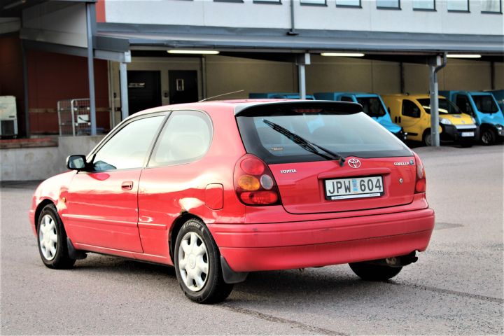 433657-8 Toyota Corolla 3-door Semi-trailer 1.3 Manual, 86hp, 1999