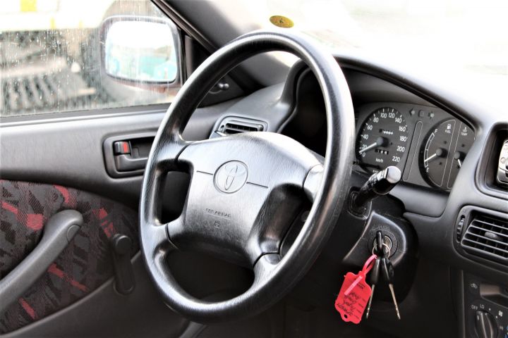 433657-14 Toyota Corolla 3-door Semi-trailer 1.3 Manual, 86hp, 1999