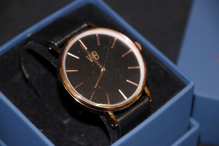 468391-5 10 new WB Watches wristwatches