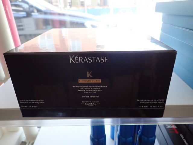 467788-3 Hair products KÉRASTASE and GOLDWELL