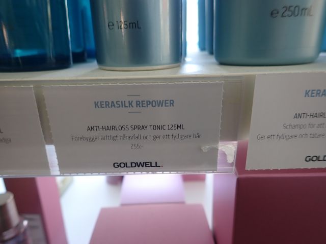 467788-11 Hair products KÉRASTASE and GOLDWELL