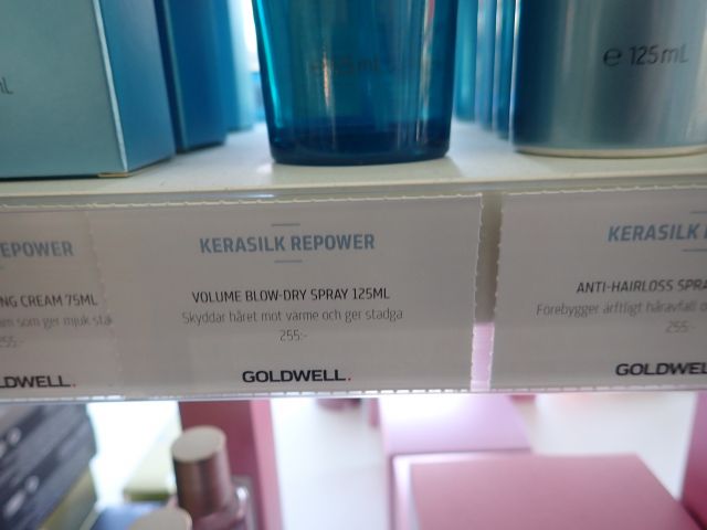 467788-12 Hair products KÉRASTASE and GOLDWELL