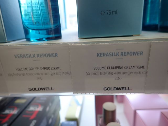 467788-13 Hair products KÉRASTASE and GOLDWELL