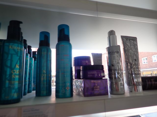 467798-8 Hair products KÉRASTASE, Hairtalk and Forme Fatale