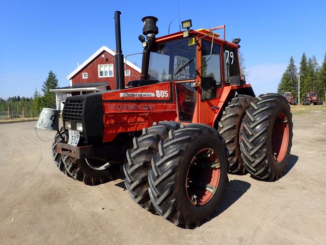 453038-1 BM VOLVO-VALMET 805-4 Reg: LOG074