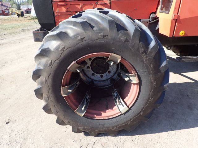 453038-9 BM VOLVO-VALMET 805-4 Reg: LOG074