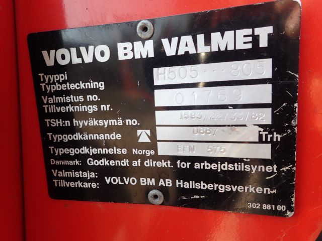 453038-74 BM VOLVO-VALMET 805-4 Reg: LOG074