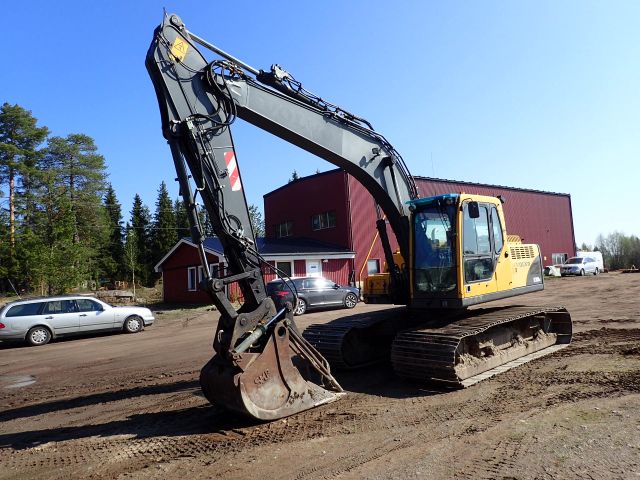 453039-2 Volvo EC180B