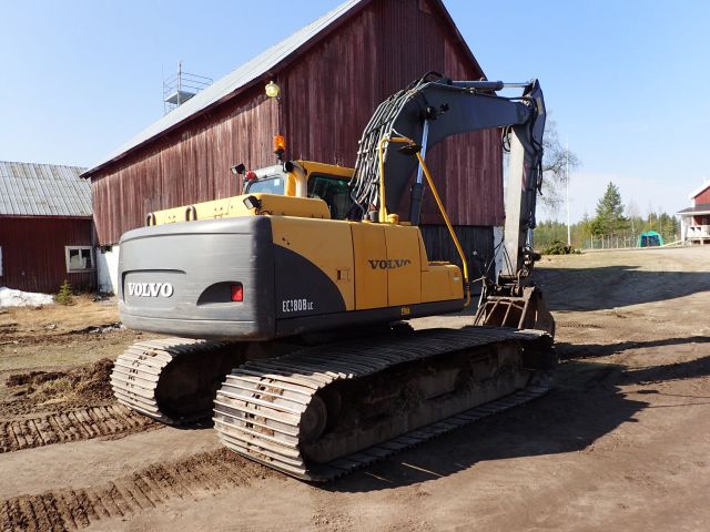 453039-5 Volvo EC180B