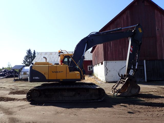 453039-6 Volvo EC180B