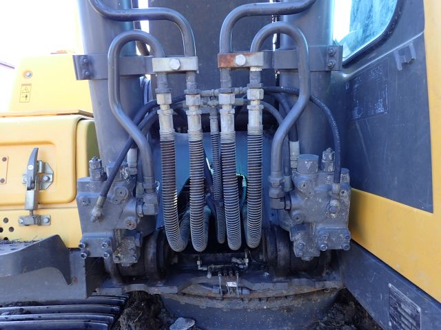 453039-26 Volvo EC180B