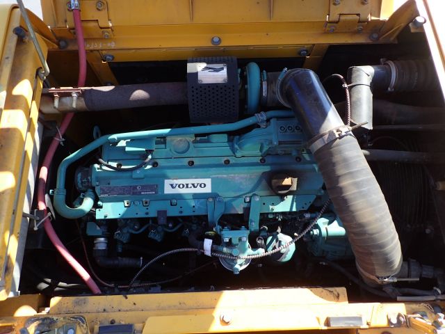 453039-40 Volvo EC180B