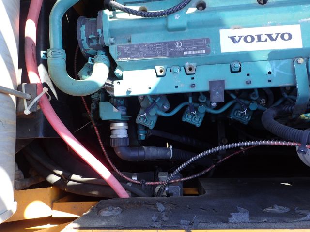 453039-43 Volvo EC180B