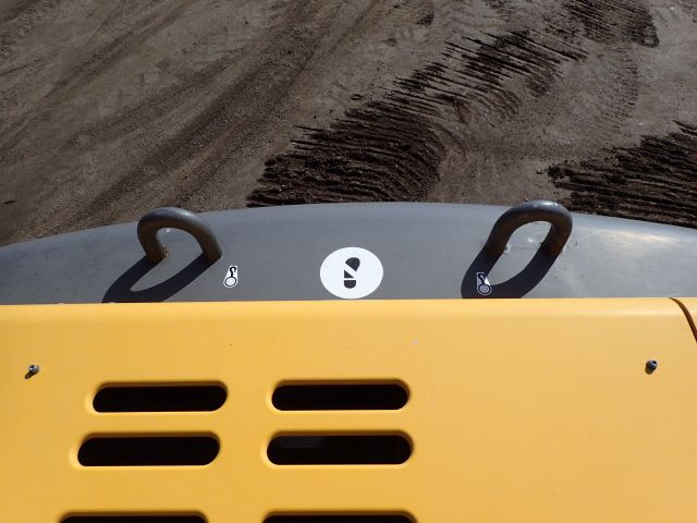 453039-48 Volvo EC180B