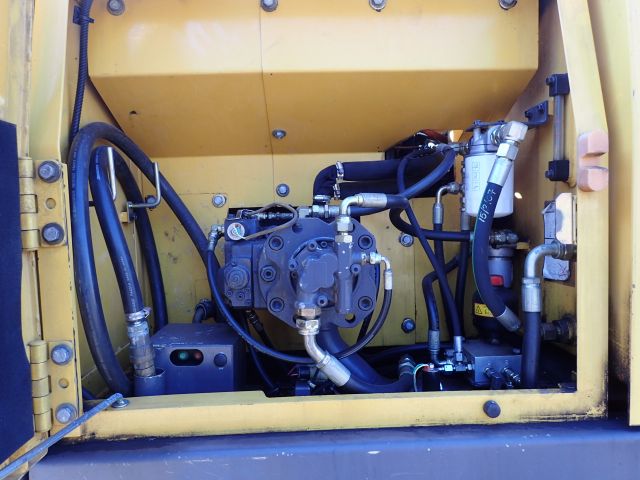 453039-51 Volvo EC180B